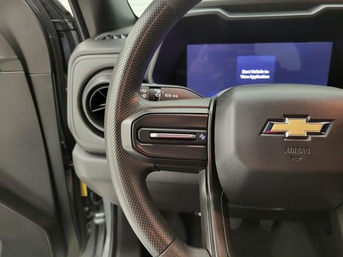 Used 2024 Chevrolet Colorado W/T image 3