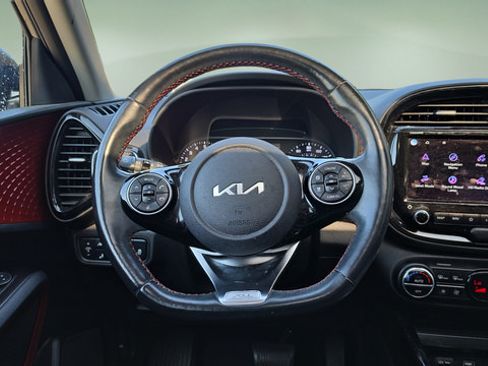 Used 2022 Kia Soul Turbo FWD image 9