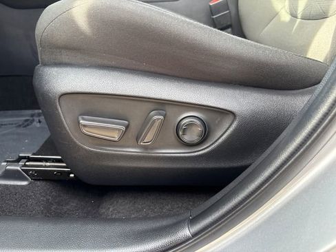 Used 2022 Toyota RAV4 XLE image 37