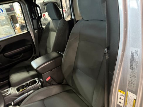 Used 2020 Jeep Wrangler Unlimited Sport AWD/4WD image 40