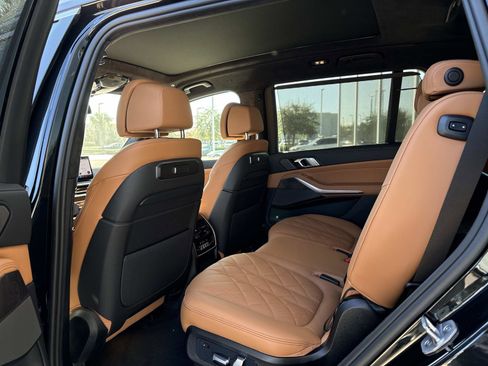 New 2026 BMW X7 xDrive40i w/ Premium Package image 17