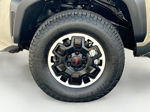 Certified 2026 Toyota Tacoma TRD Off-Road AWD/4WD image 29