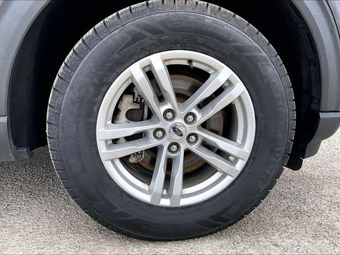 Used 2022 Ford Explorer XLT w/ Class IV Trailer Tow Package image 9