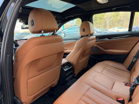 Used 2019 BMW 540i w/ Premium Package image 14