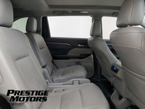 Used 2016 Toyota Highlander Limited Platinum AWD/4WD image 31