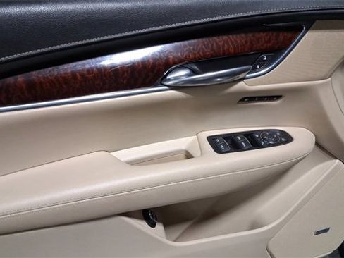 Used 2018 Cadillac XT5 Luxury w/ Driver Awareness Package image 23