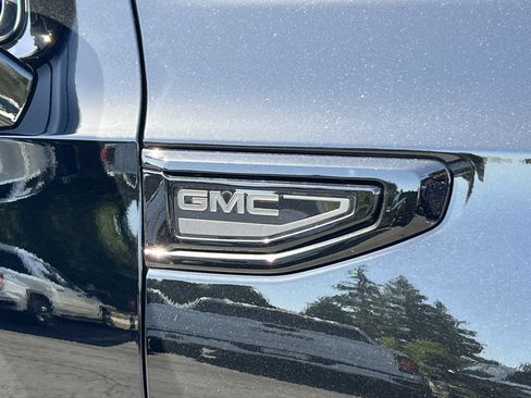 Used 2024 GMC Yukon XL Denali Ultimate AWD/4WD image 10