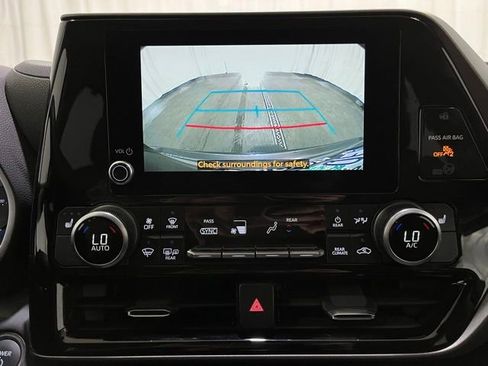 Certified 2024 Toyota Highlander XLE AWD/4WD image 22