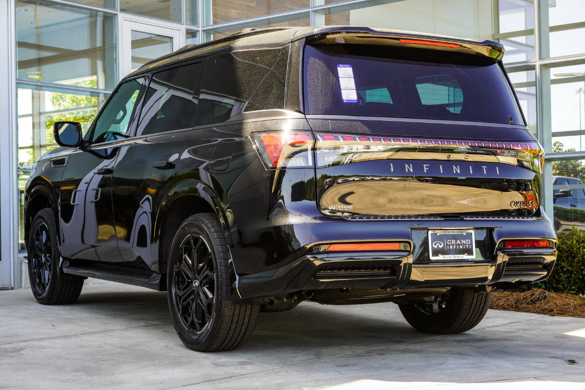 Certified 2026 INFINITI QX80 4WD w/ Sport Exterior Package image 11