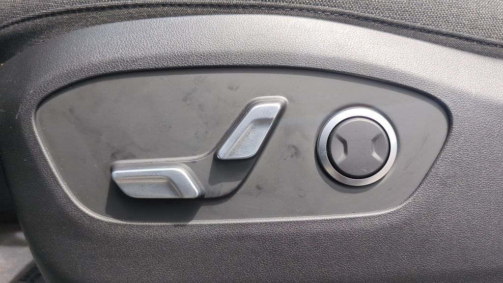 Used 2026 Hyundai Ioniq 9 SE AWD/4WD image 17
