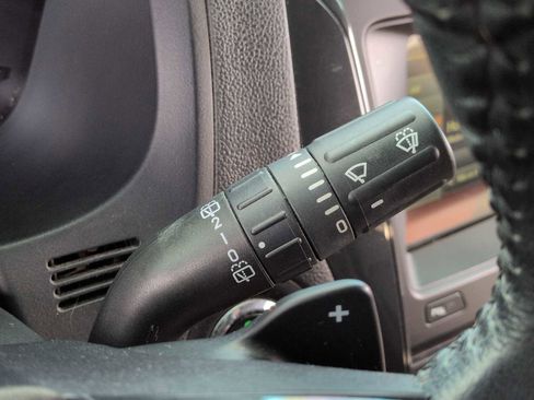 Used 2016 Ford Explorer XLT w/ Equipment Group 202A image 26