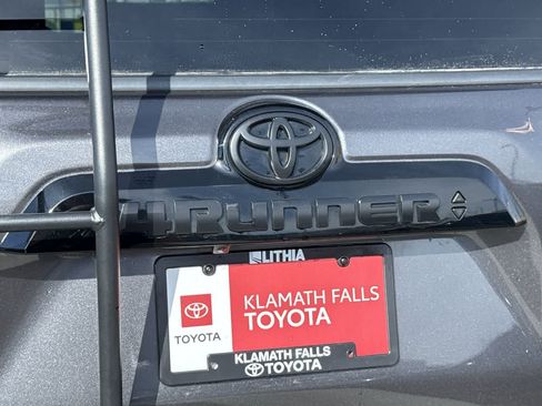 Used 2021 Toyota 4Runner Venture image 9