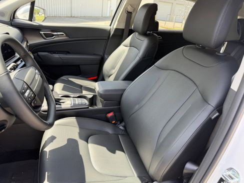 Used 2026 Kia Sportage EX image 10