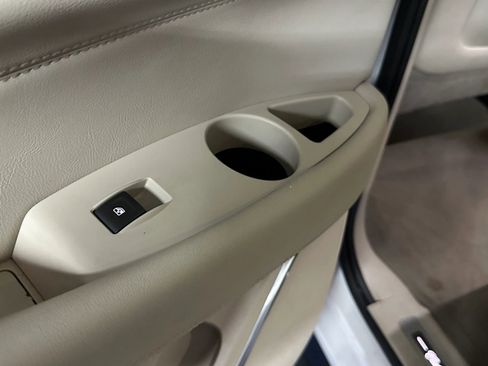 Used 2019 Cadillac Escalade Premium Luxury image 26