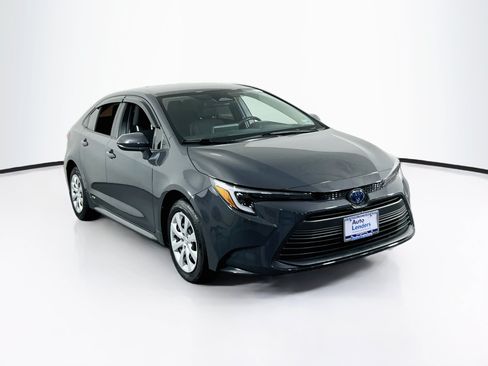 Used 2024 Toyota Corolla LE AWD/4WD image 3