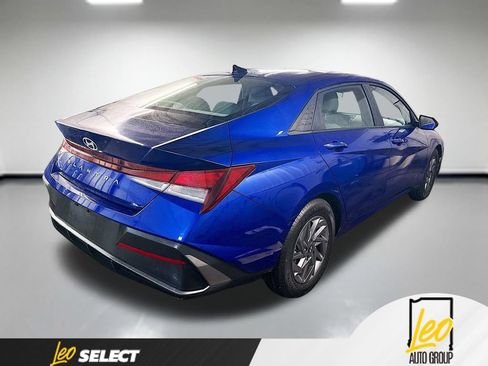Used 2024 Hyundai Elantra SEL FWD image 8
