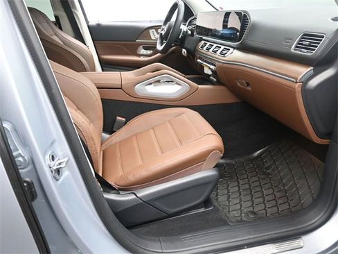 New 2026 Mercedes-Benz GLS 450 4MATIC image 30