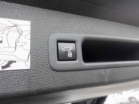 Certified 2024 Toyota Sienna XLE image 33