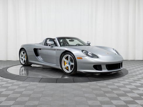 Used 2005 Porsche Carrera GT RWD image 7