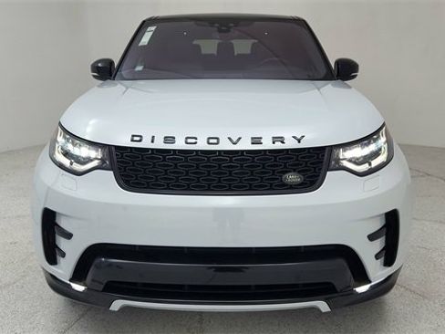 Used 2020 Land Rover Discovery Landmark image 13