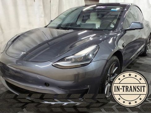 Used 2021 Tesla Model 3 Standard Range Plus image 1