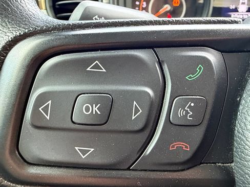 Used 2025 Jeep Gladiator Sport AWD/4WD image 23