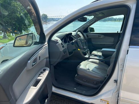 Used 2012 Chevrolet Traverse LT AWD/4WD image 8