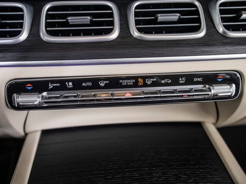 Used 2025 Mercedes-Benz GLE 580 4MATIC image 34