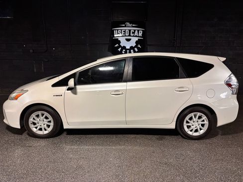 Used 2014 Toyota Prius V Three FWD image 2
