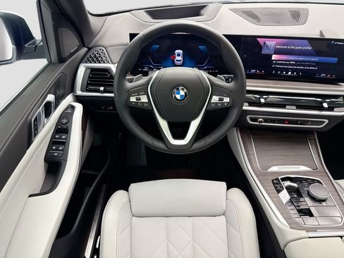 Used 2024 BMW X5 xDrive40i w/ Premium Package AWD/4WD image 12
