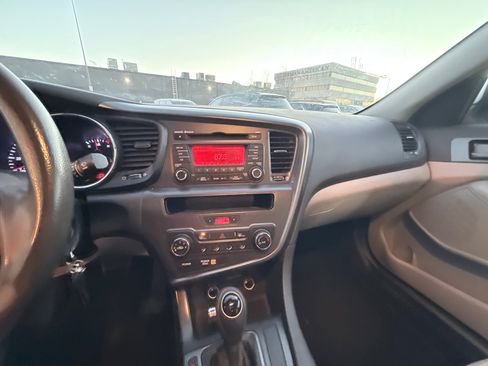 Used 2013 Kia Optima LX image 16