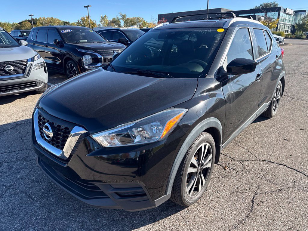 Used 2020 Nissan Kicks SV w/ Exterior Package FWD image 1