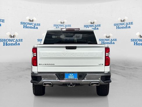 Used 2022 Chevrolet Silverado 1500 LTZ w/ Z71 Off-Road Package AWD/4WD image 7