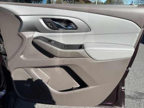 Used 2020 Chevrolet Traverse LT w/ LT Premium Package image 36