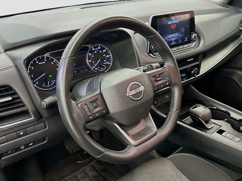 Used 2025 Nissan Rogue SV AWD/4WD image 18