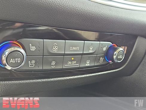 Used 2022 Buick Enclave Avenir w/ Avenir Technology Package image 9