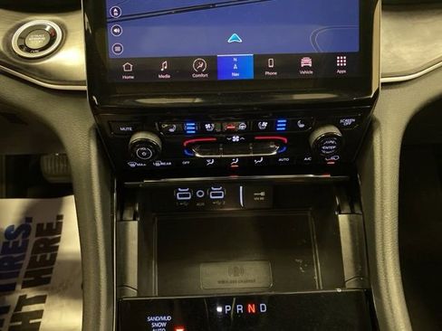 Used 2023 Jeep Grand Cherokee L Limited w/ Luxury Tech Group II AWD/4WD image 16