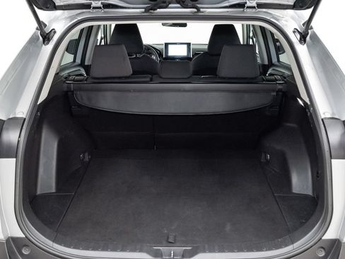 Used 2025 Toyota RAV4 XLE AWD/4WD image 30