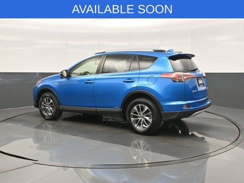 Used 2016 Toyota RAV4 XLE AWD/4WD image 5