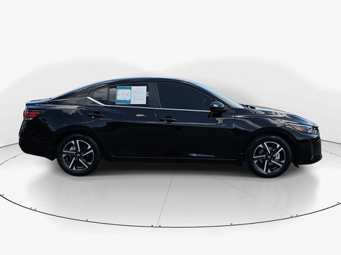 Used 2025 Nissan Sentra SV w/ All-Weather Package FWD image 4