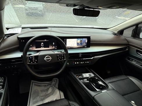 Certified 2025 Nissan Murano Platinum w/ Cargo Package image 11