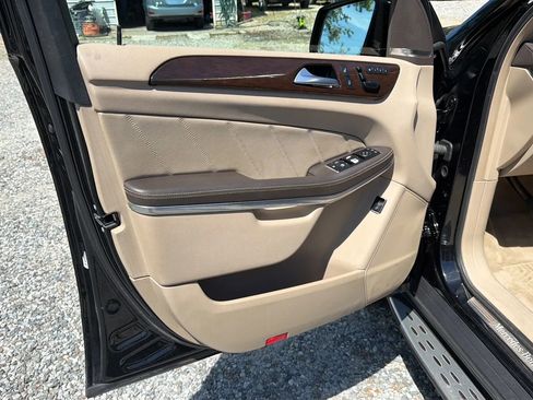 Used 2014 Mercedes-Benz GL 450 4MATIC image 39