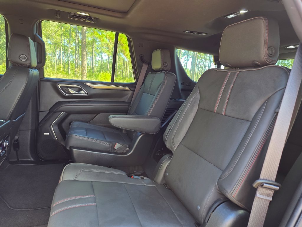 Used 2023 Chevrolet Tahoe RST w/ Luxury Package RWD image 17
