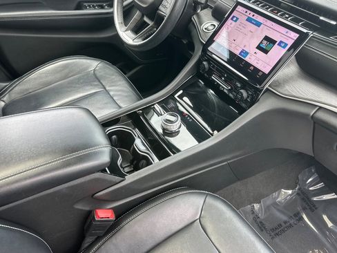 Used 2021 Jeep Grand Cherokee L Limited AWD/4WD image 18