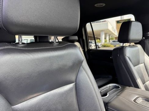 Certified 2024 Chevrolet Suburban LT image 9
