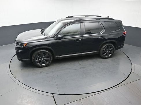 Certified 2025 Honda Pilot Sport image 39