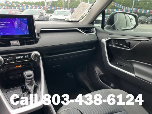 Used 2024 Toyota RAV4 LE AWD/4WD image 17