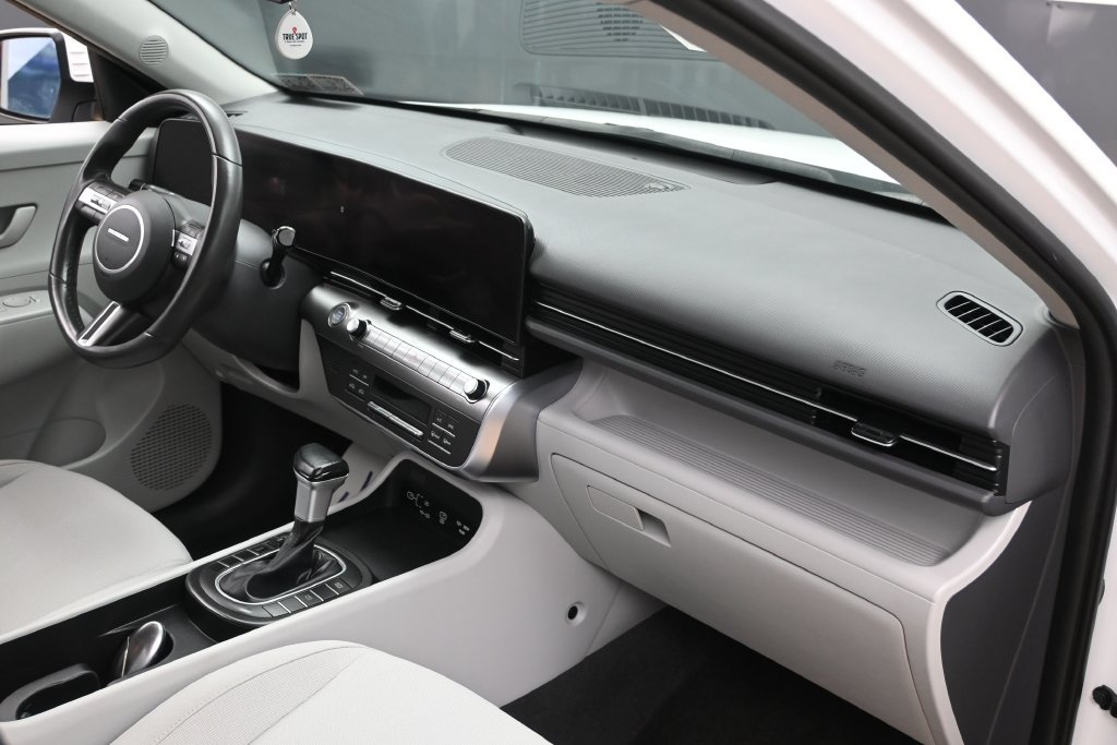 Used 2025 Hyundai Kona SEL AWD/4WD image 27