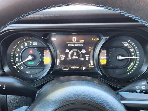 Used 2024 Jeep Wrangler Unlimited Rubicon 4xe AWD/4WD image 18