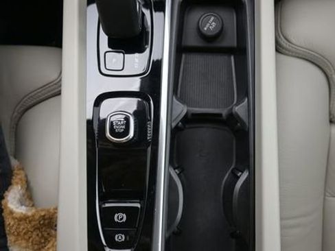 Used 2023 Volvo S60 B5 Ultimate w/ Climate Package image 11